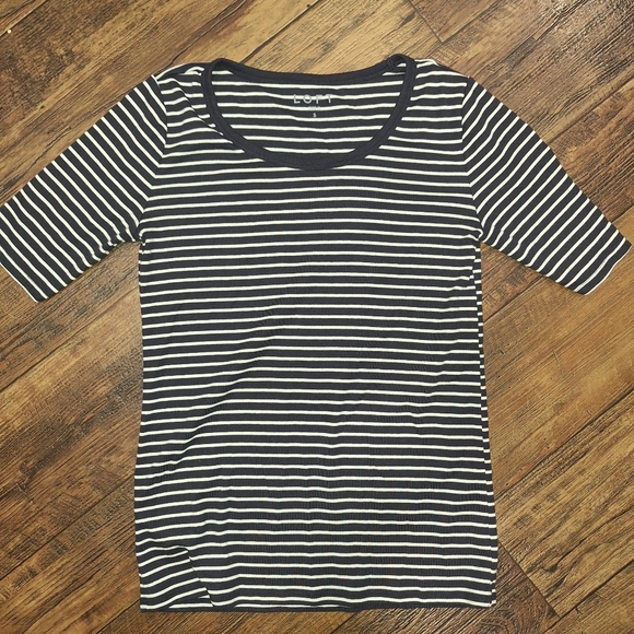 Women's Striped Black and White Top - Picture 4 of 6